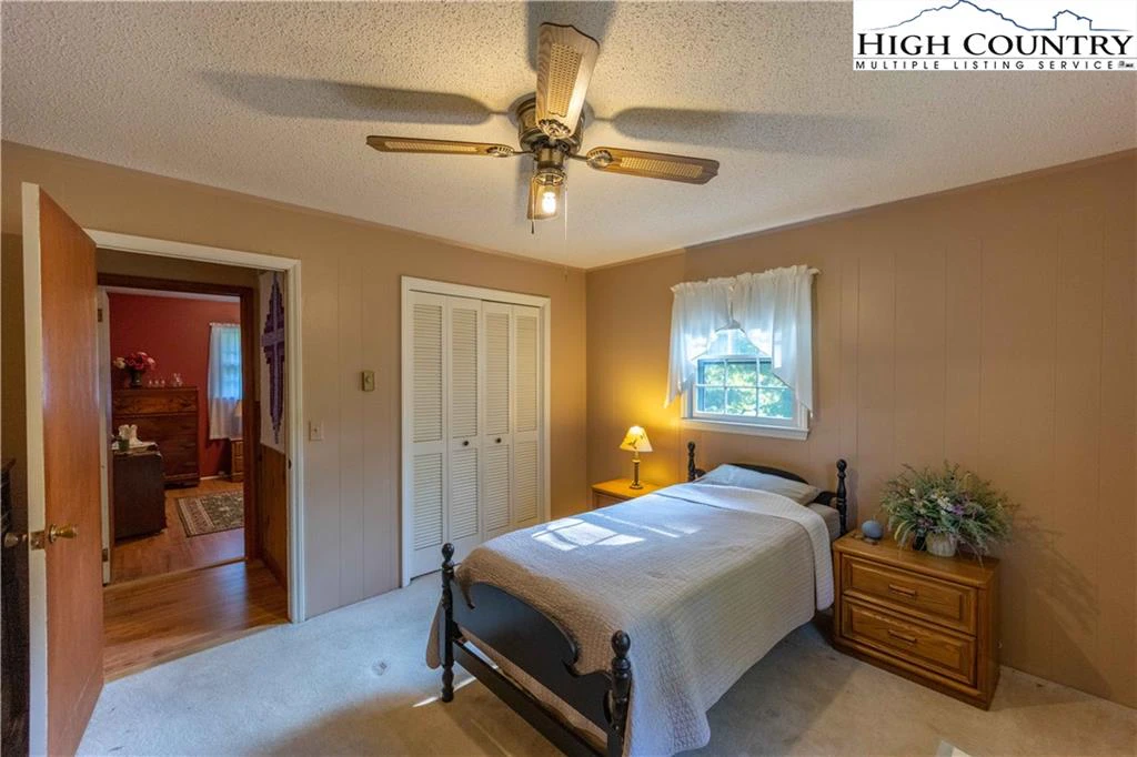 Image number 6 for the current listing