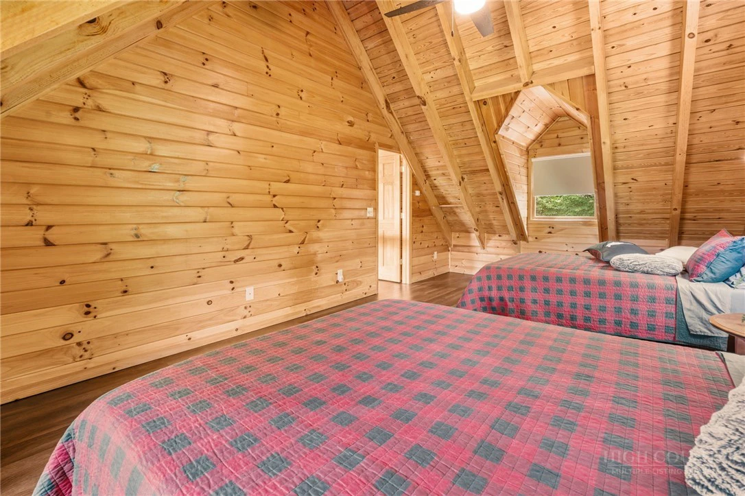 Image number 9 for the current listing