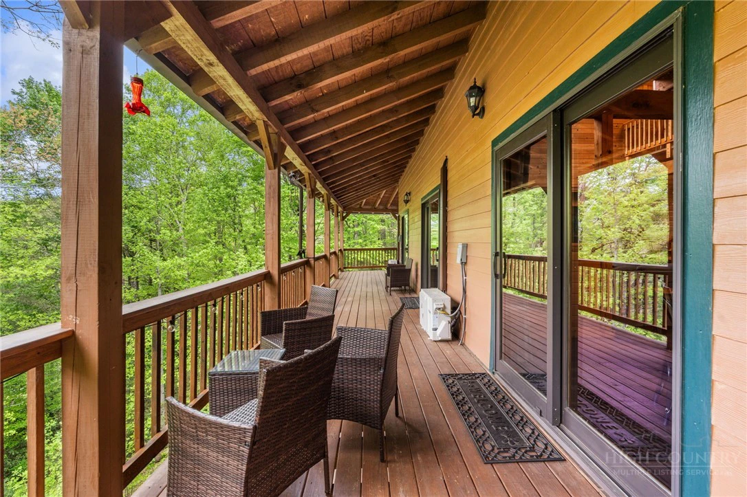 Image number 16 for the current listing