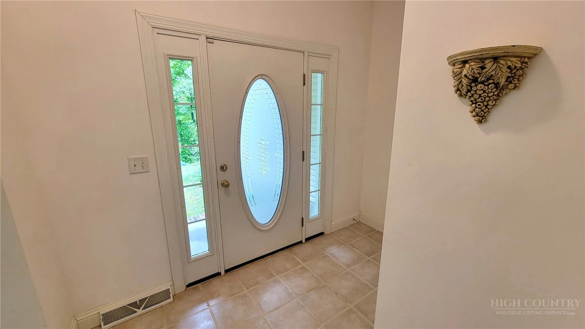 Image number 2 for the current listing