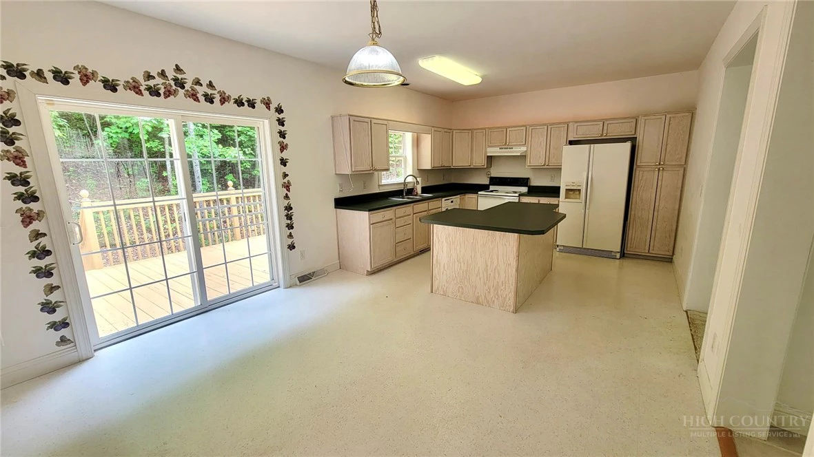 Image number 5 for the current listing