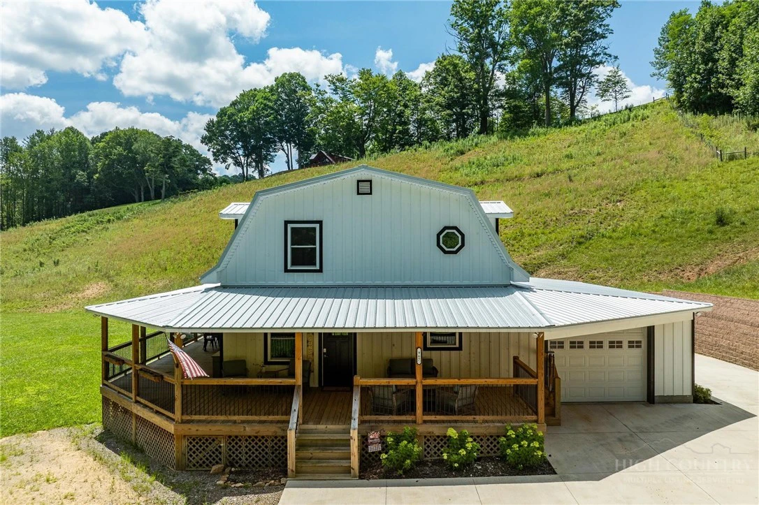 Image number 2 for the current listing