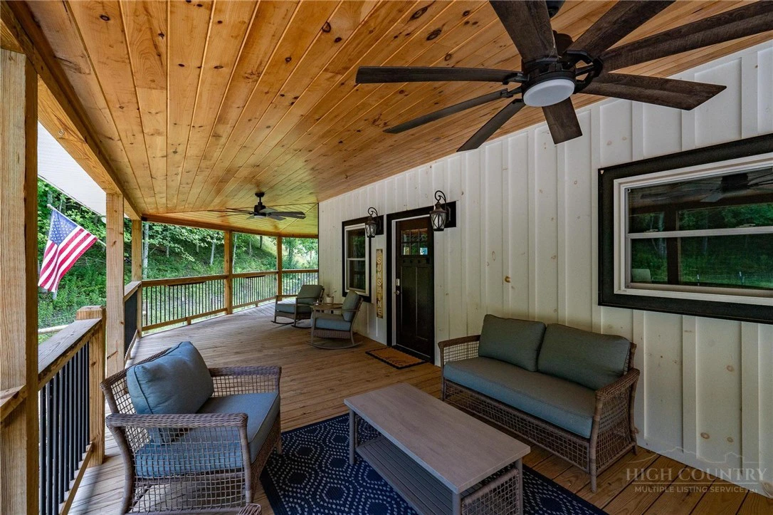 Image number 8 for the current listing