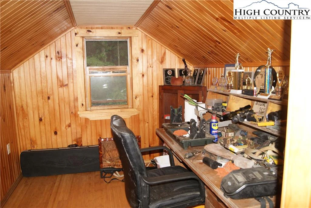 Image number 3 for the current listing