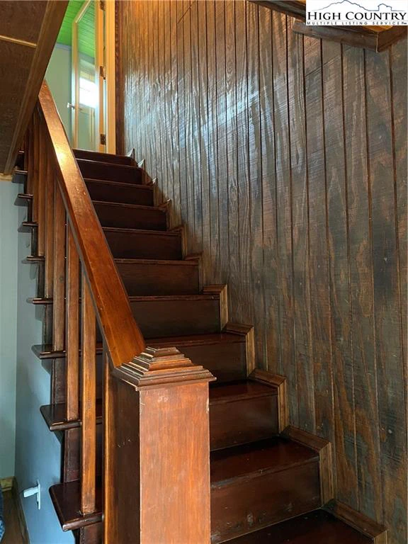 Image number 5 for the current listing
