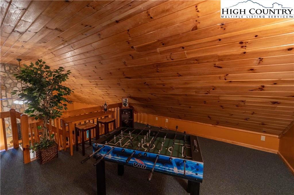 Image number 9 for the current listing