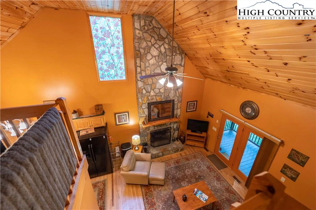 Image number 14 for the current listing