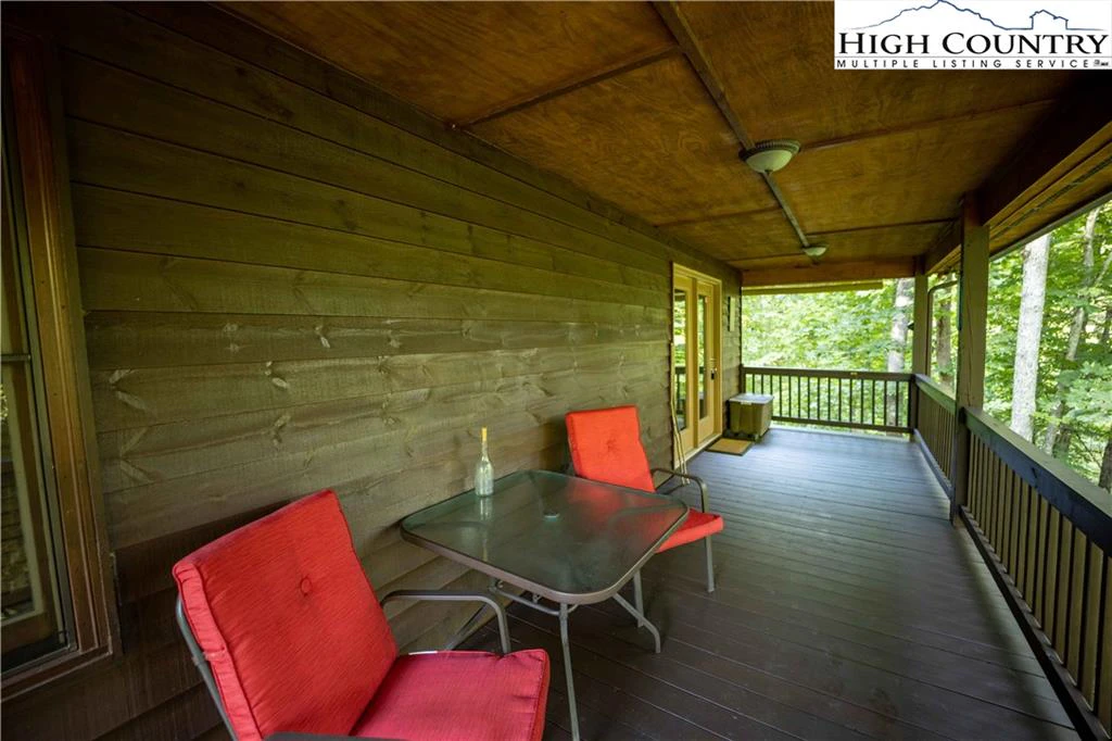 Image number 18 for the current listing