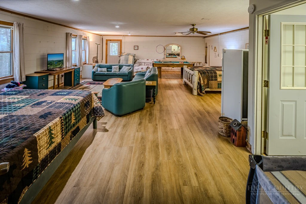 Image number 4 for the current listing