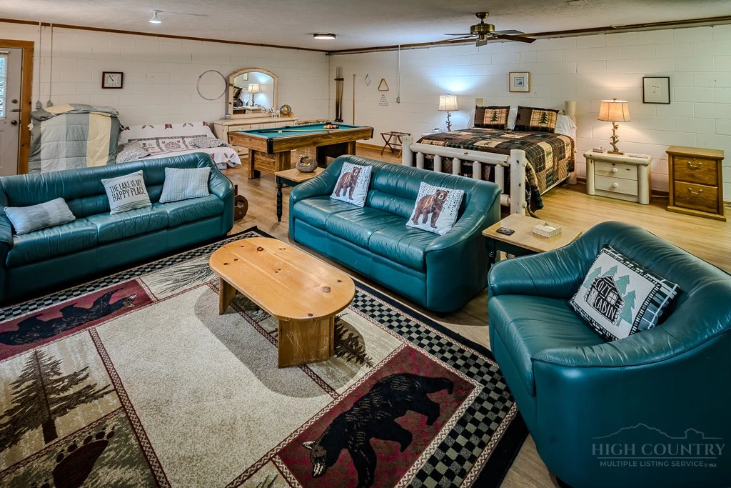 Image number 8 for the current listing