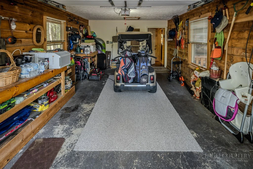 Image number 2 for the current listing
