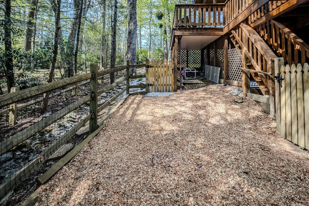 Image number 16 for the current listing