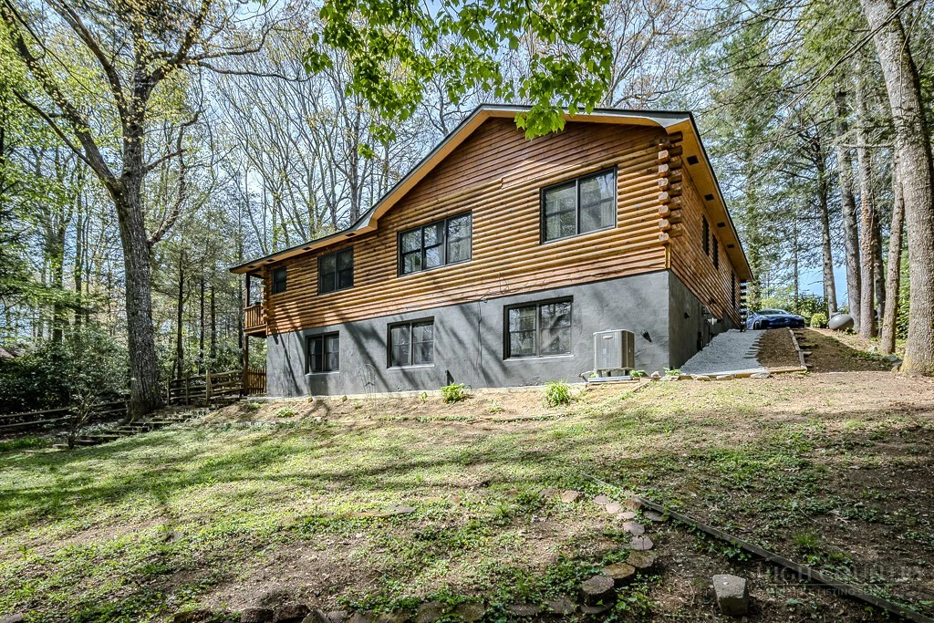 Image number 19 for the current listing