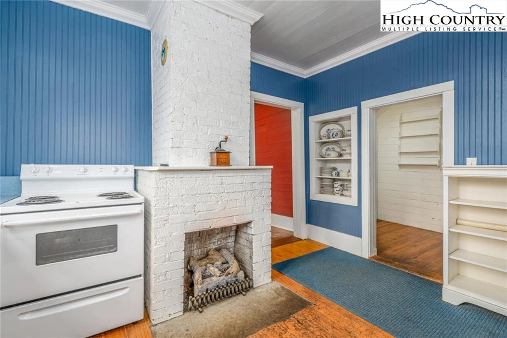 Image number 10 for the current listing