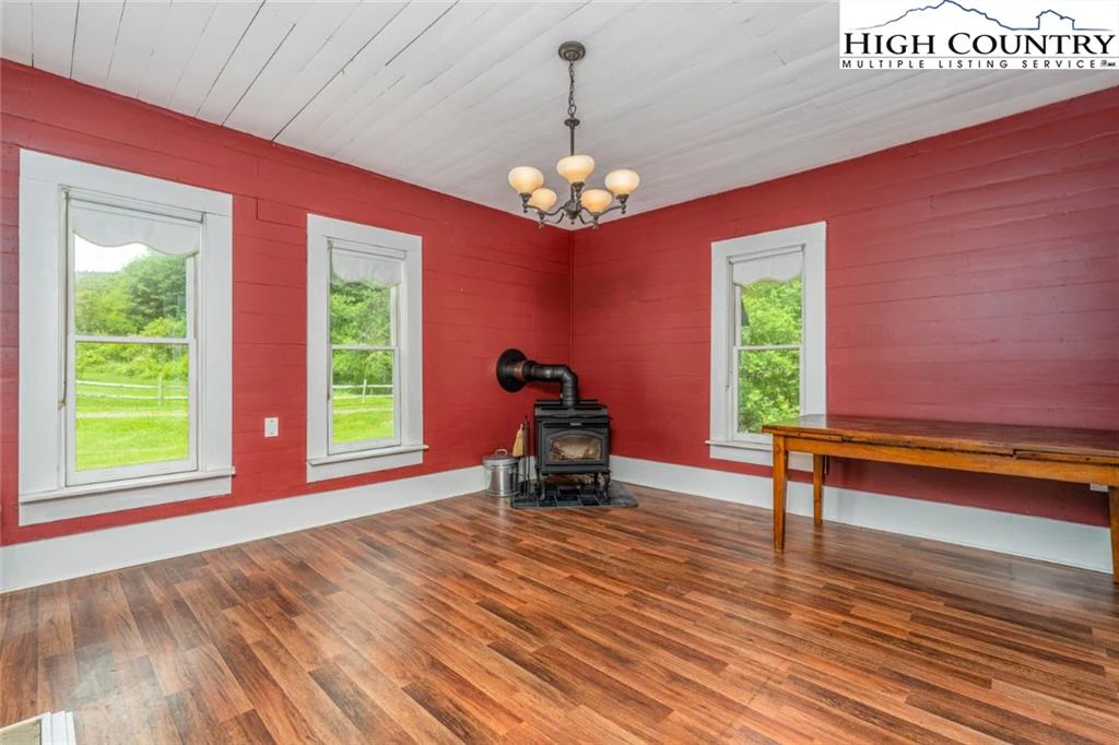 Image number 2 for the current listing