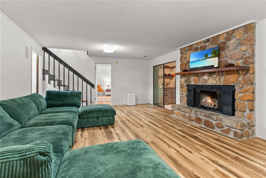 Image number 10 for the current listing