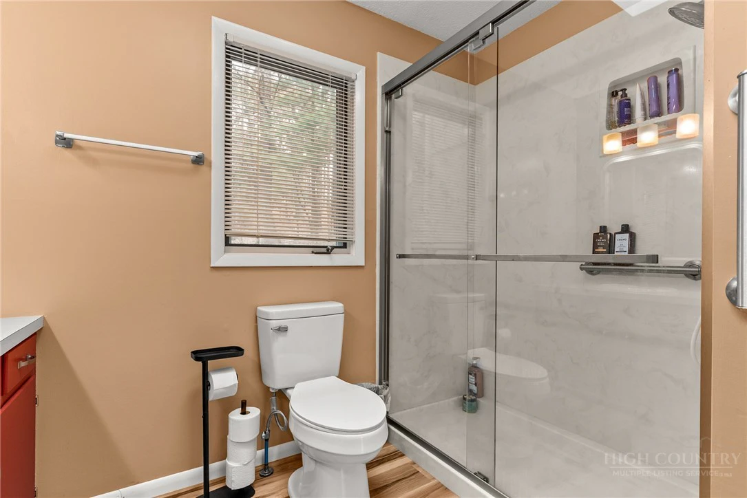 Image number 7 for the current listing