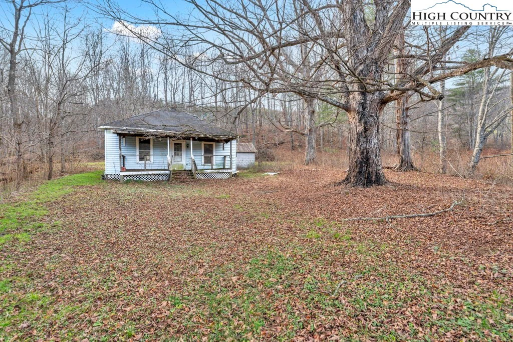 Image number 17 for the current listing
