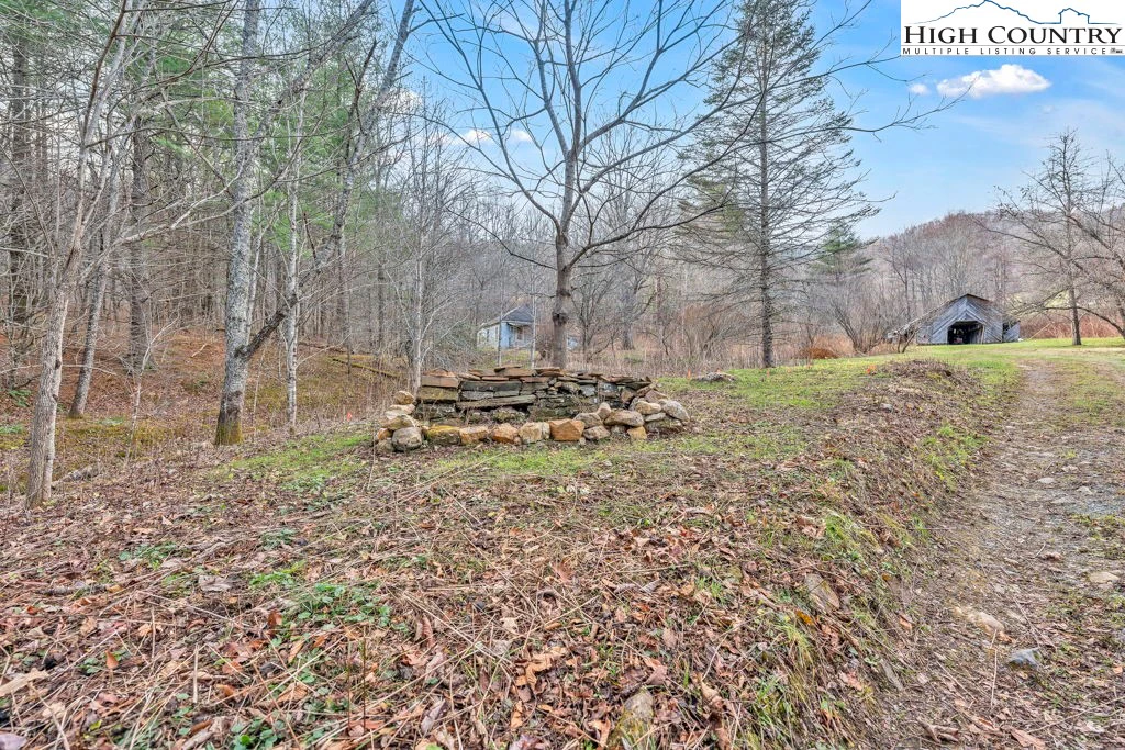 Image number 16 for the current listing