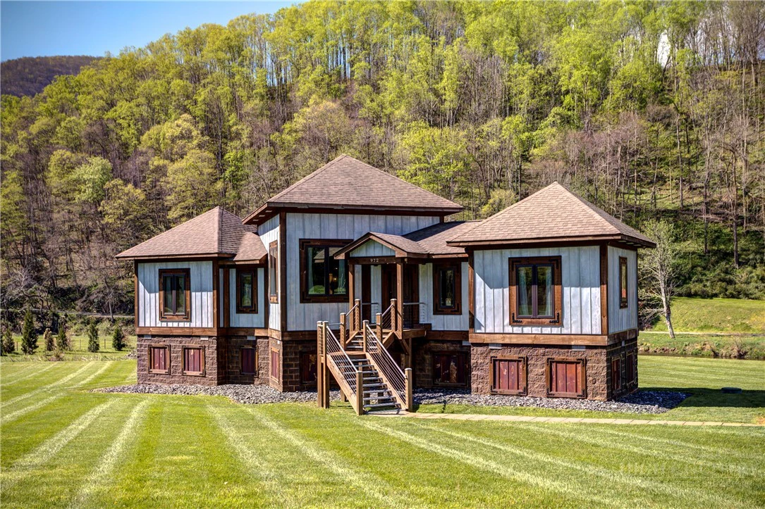 Image number 1 for the current listing
