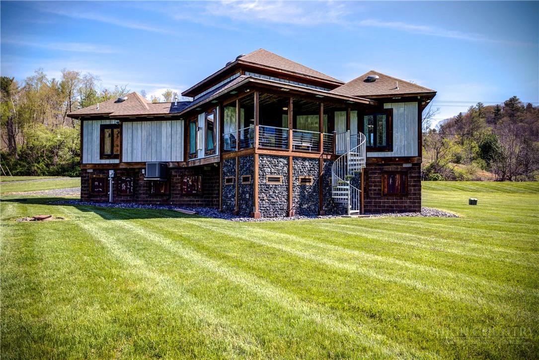 Image number 2 for the current listing