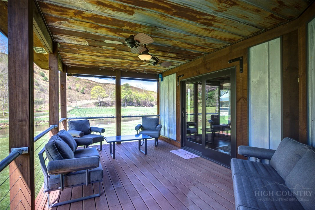 Image number 7 for the current listing