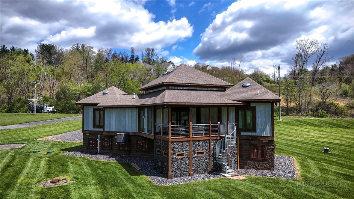 Image number 13 for the current listing