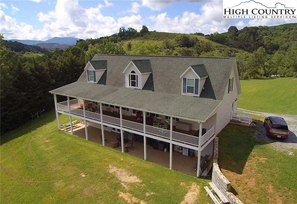 Image number 1 for the current listing