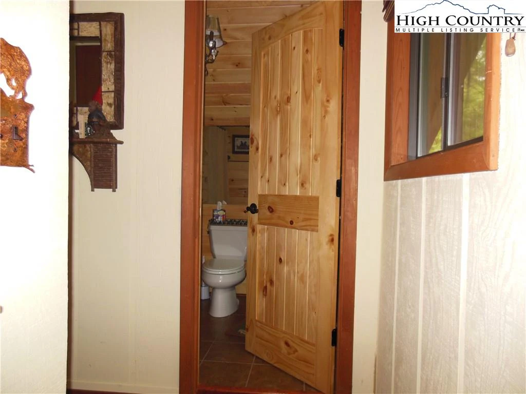 Image number 11 for the current listing