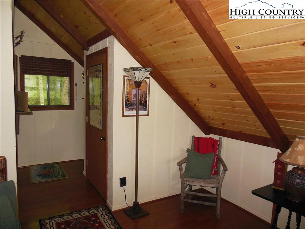 Image number 12 for the current listing