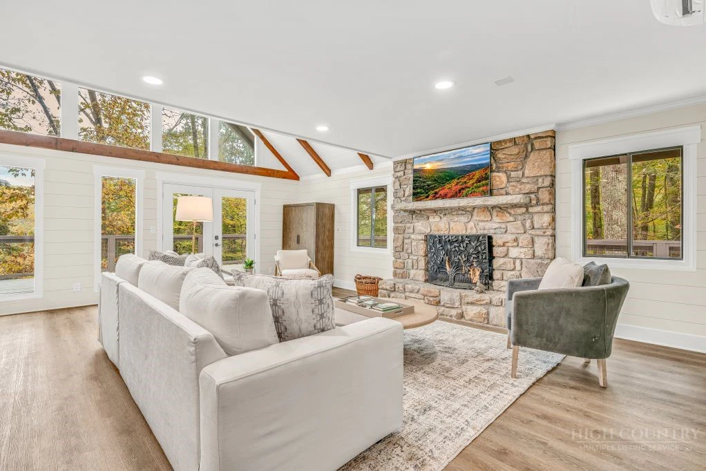 Image number 7 for the current listing