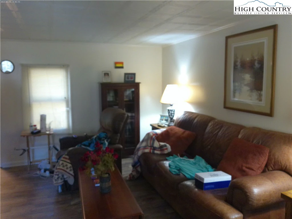 Image number 7 for the current listing