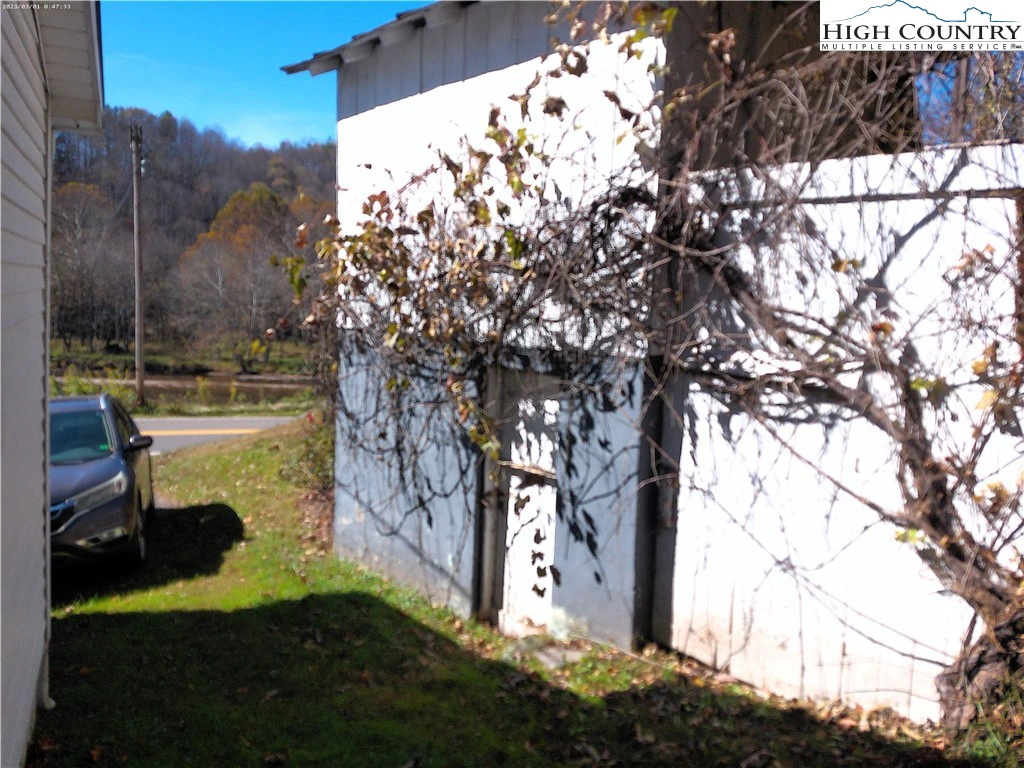 Image number 6 for the current listing
