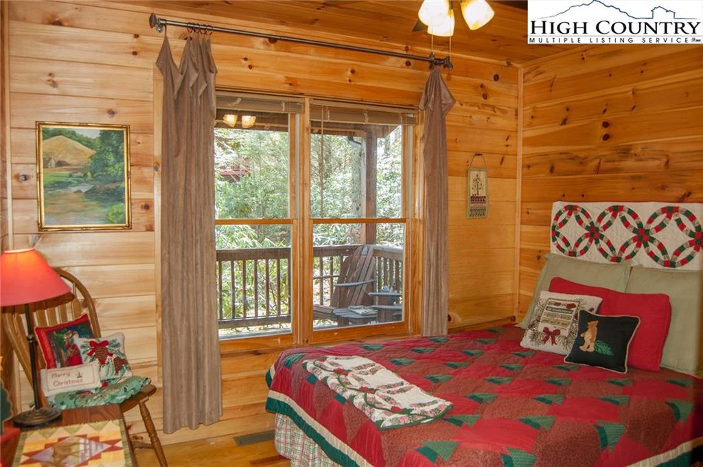 Image number 19 for the current listing