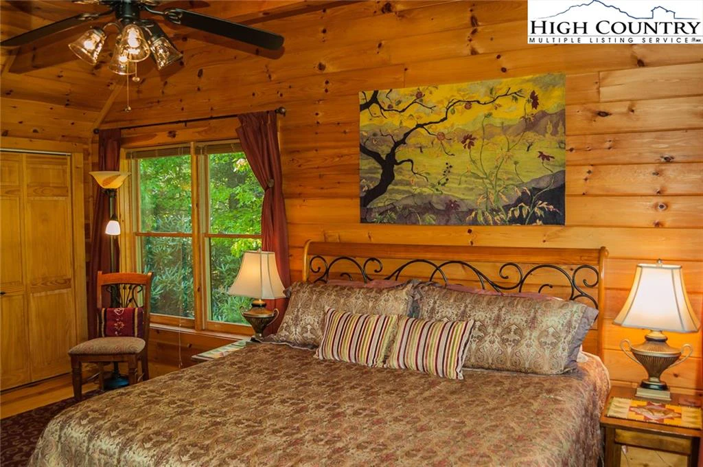 Image number 2 for the current listing