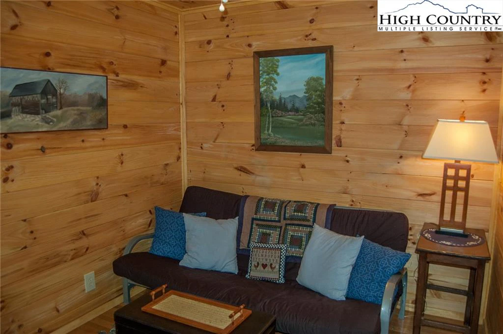 Image number 12 for the current listing