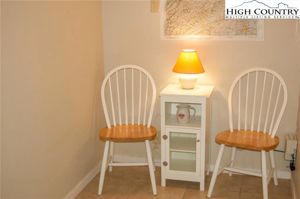 Image number 7 for the current listing
