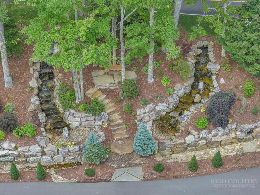Image number 5 for the current listing