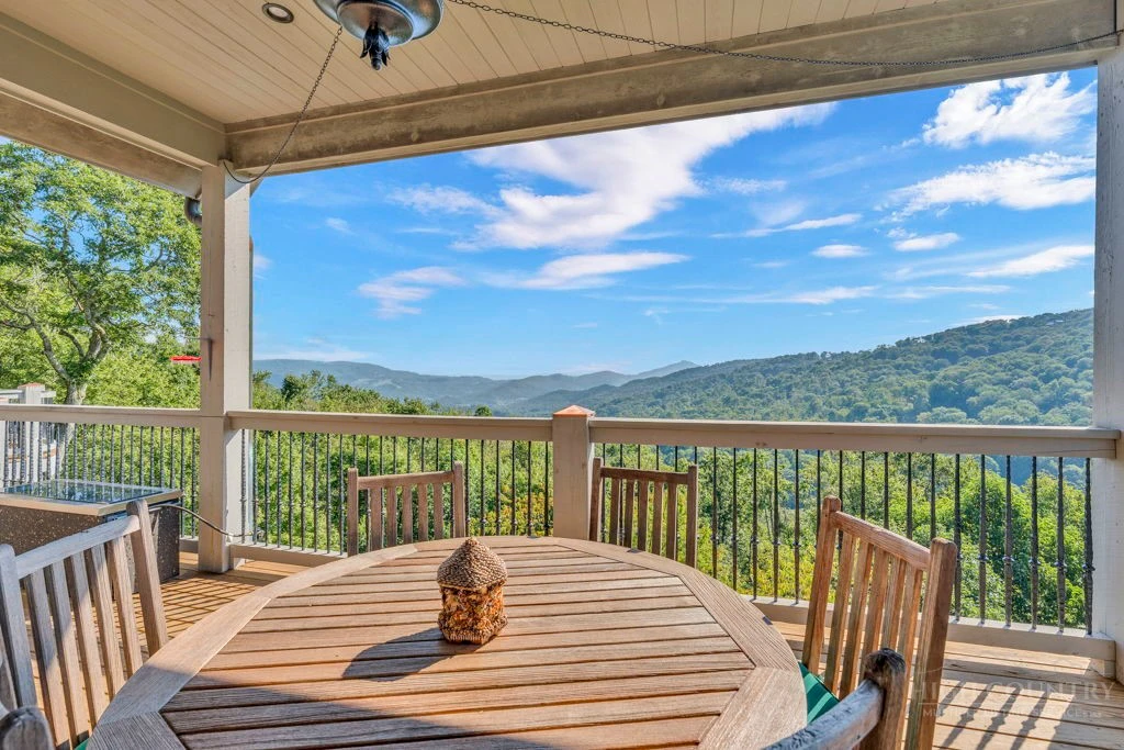Image number 12 for the current listing