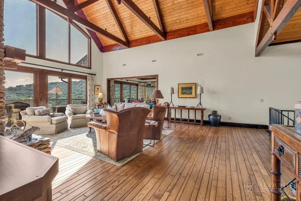 Image number 8 for the current listing