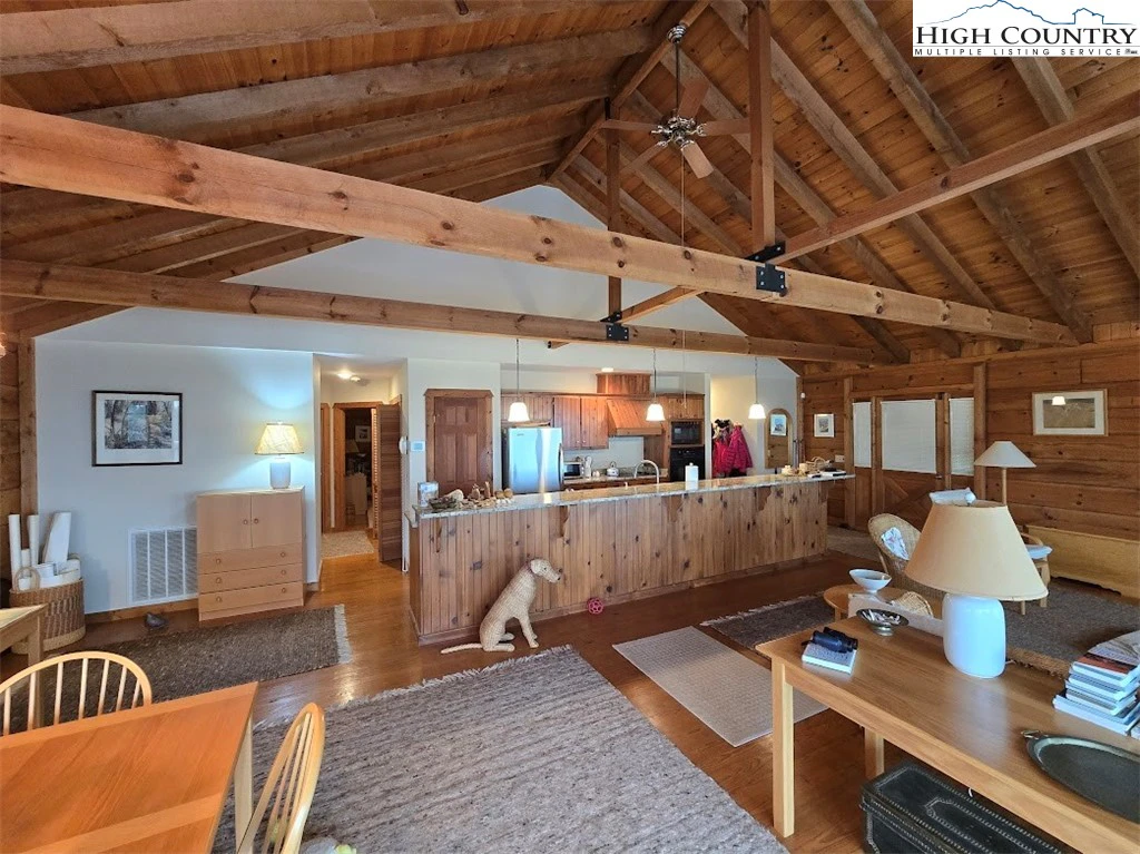 Image number 14 for the current listing