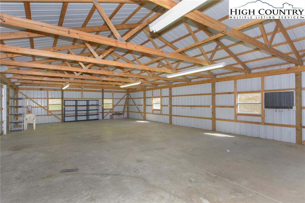 Image number 15 for the current listing