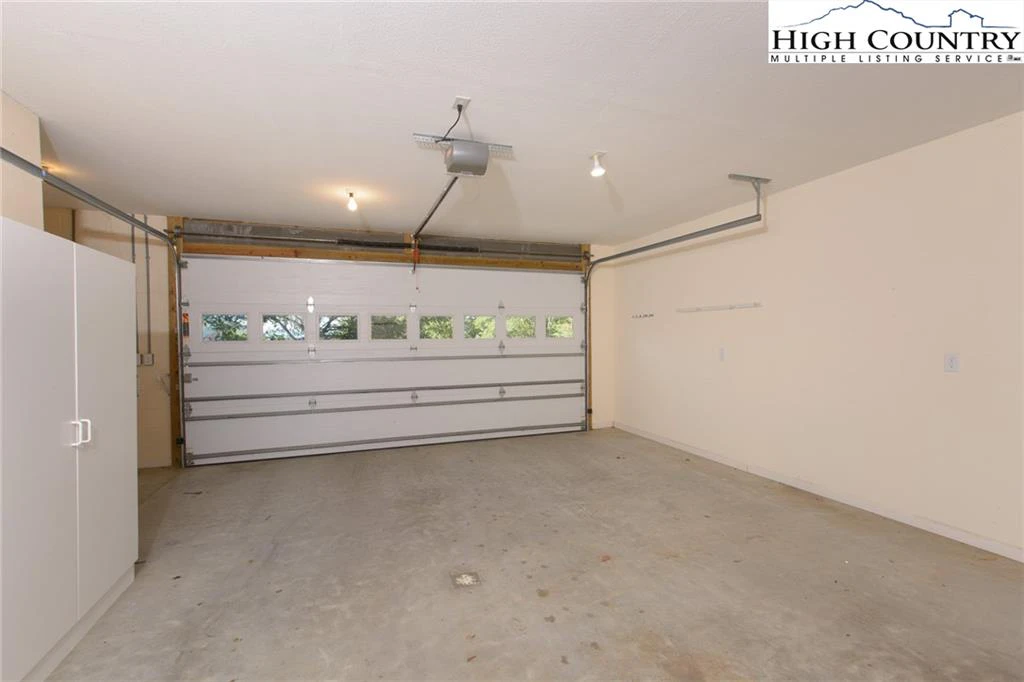 Image number 18 for the current listing