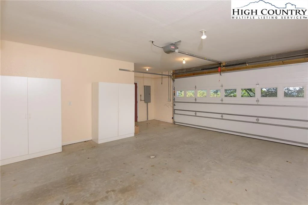 Image number 20 for the current listing
