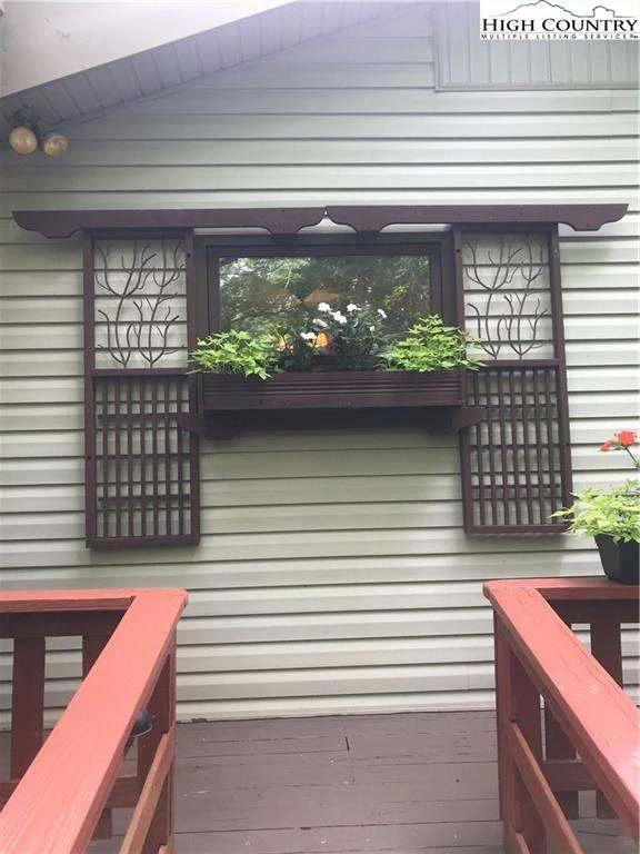 Image number 15 for the current listing