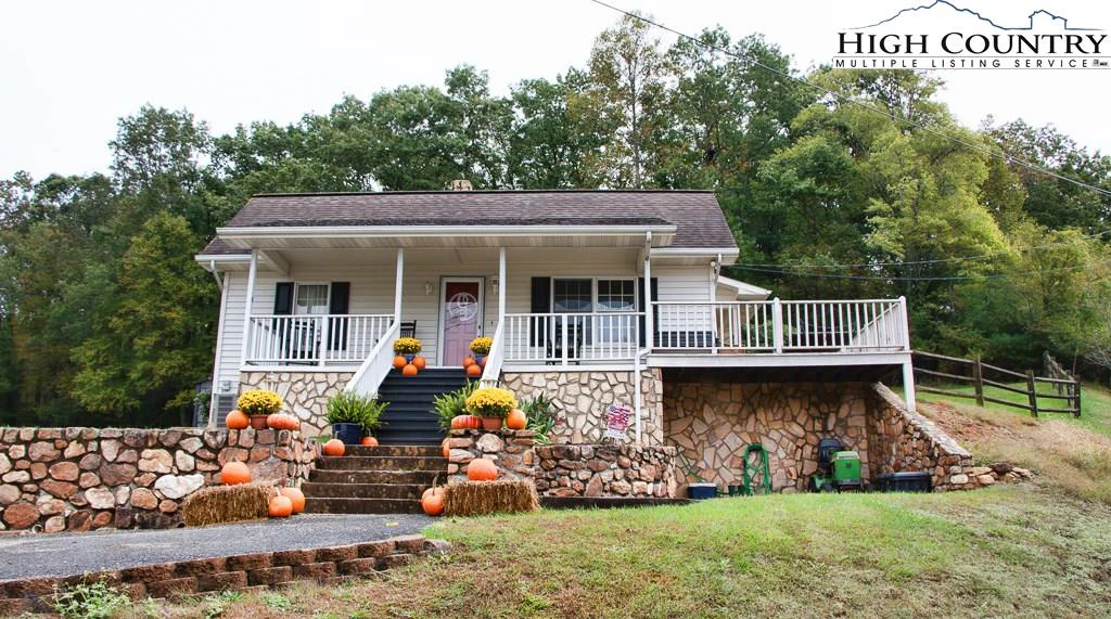 Image number 1 for the current listing