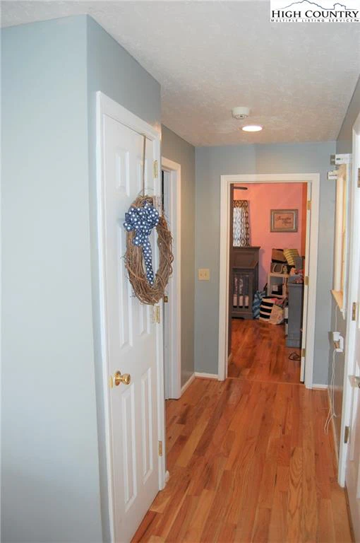 Image number 10 for the current listing