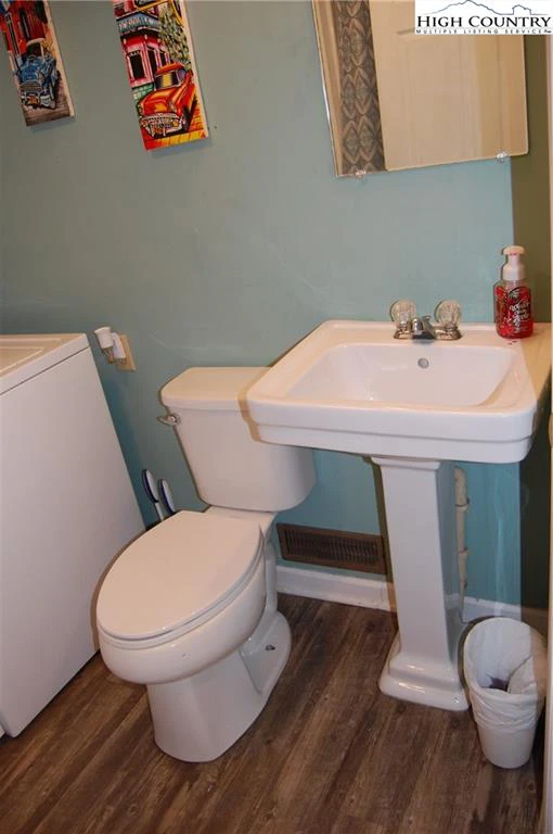 Image number 8 for the current listing