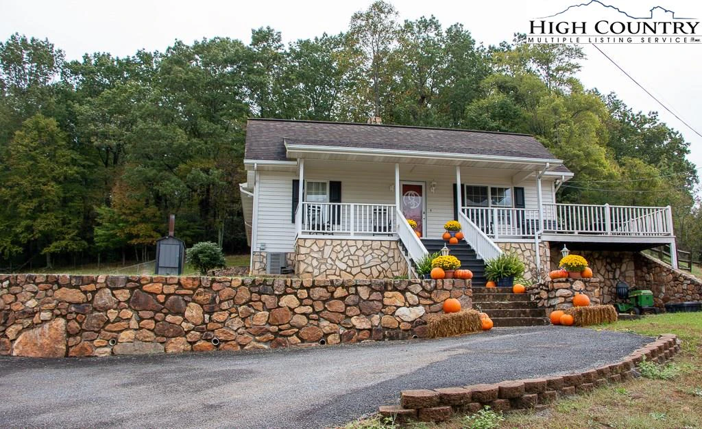 Image number 3 for the current listing