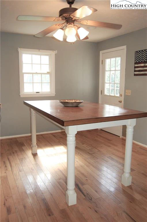 Image number 13 for the current listing